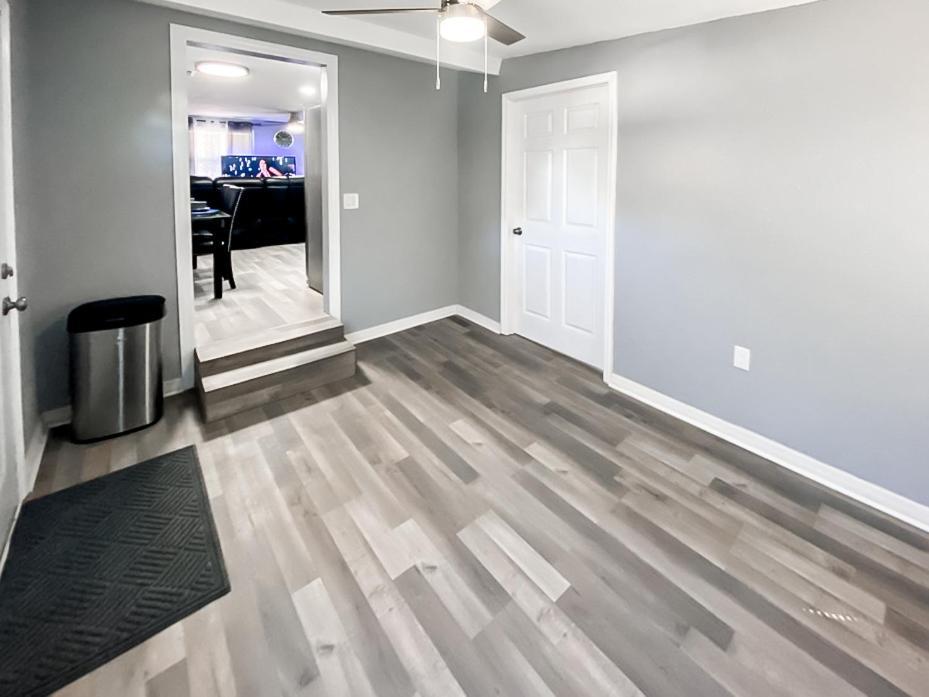Sarasota Modern, Spacious, Comfy, Queen Beds, Backyard Rental Екстериор снимка