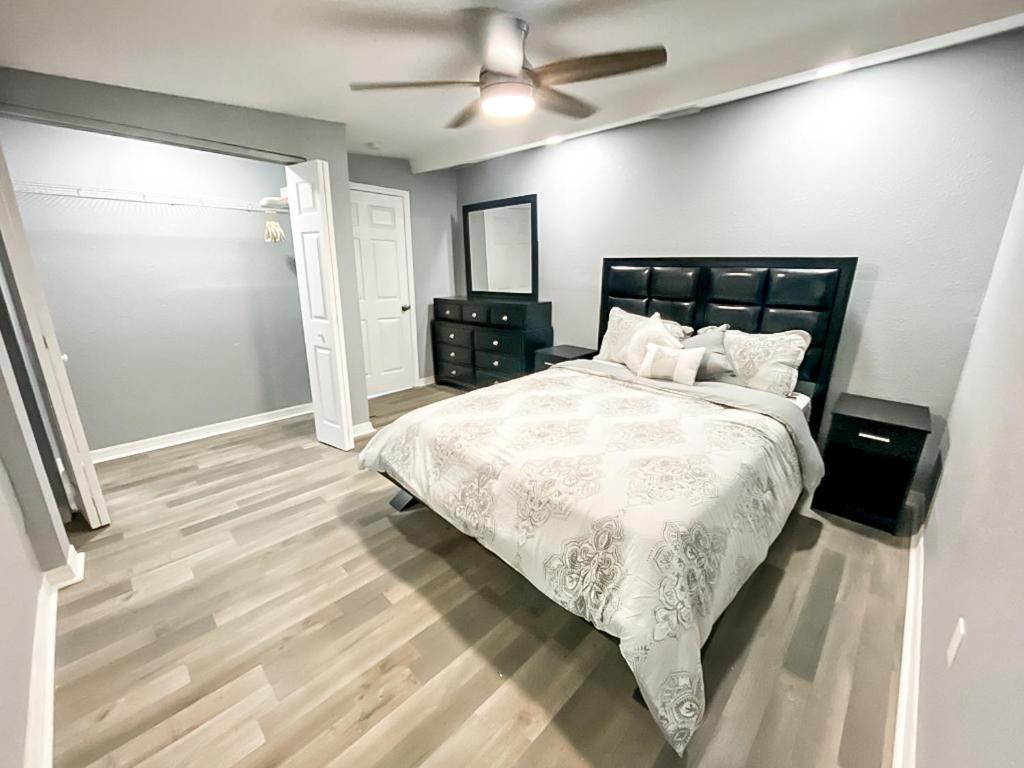 Sarasota Modern, Spacious, Comfy, Queen Beds, Backyard Rental Екстериор снимка