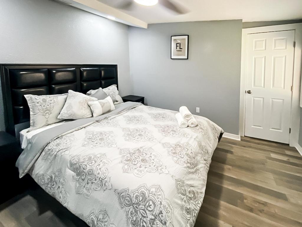 Sarasota Modern, Spacious, Comfy, Queen Beds, Backyard Rental Екстериор снимка
