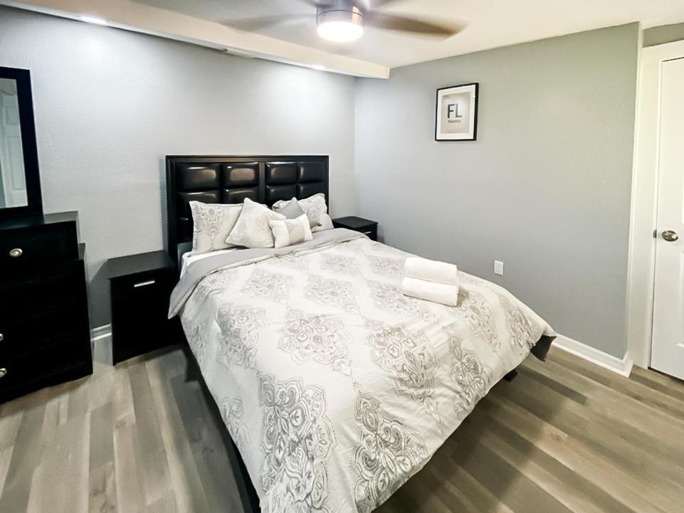 Sarasota Modern, Spacious, Comfy, Queen Beds, Backyard Rental Екстериор снимка